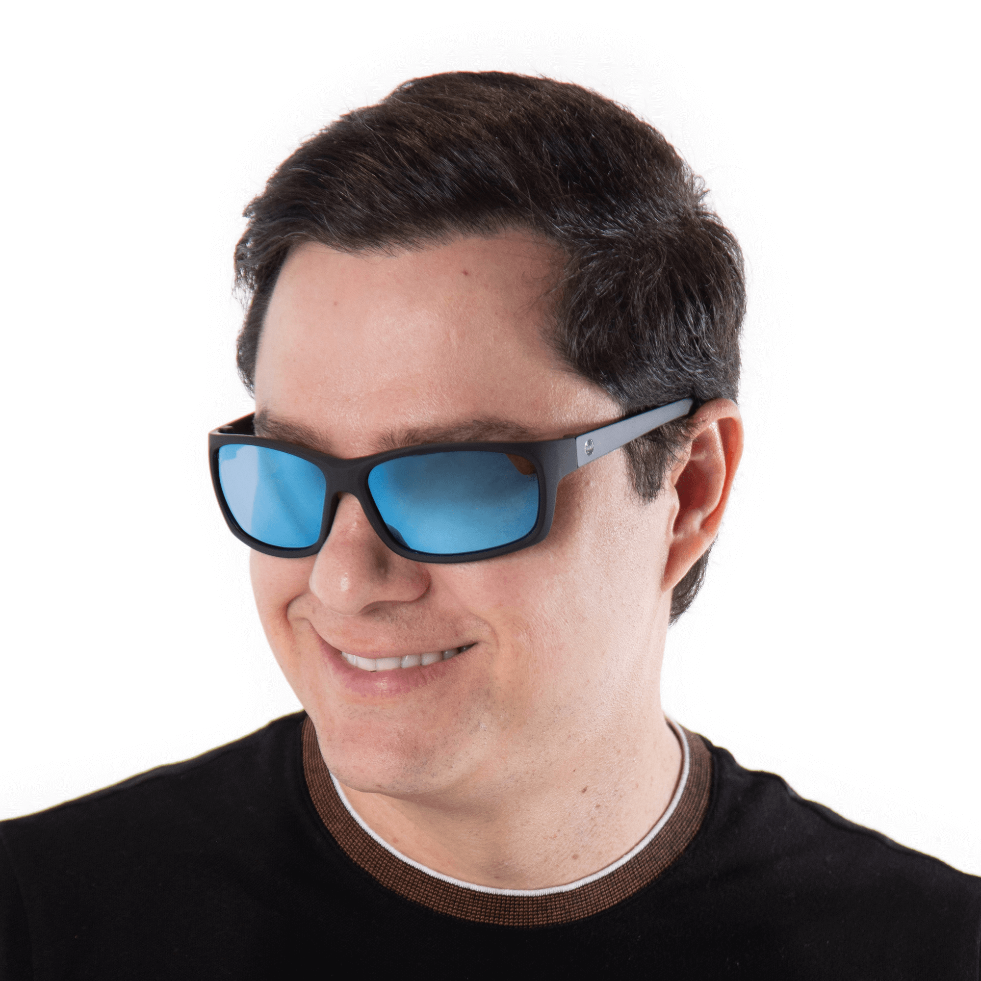 A male model wearing Papaya Juniper sunglasses, size medium.