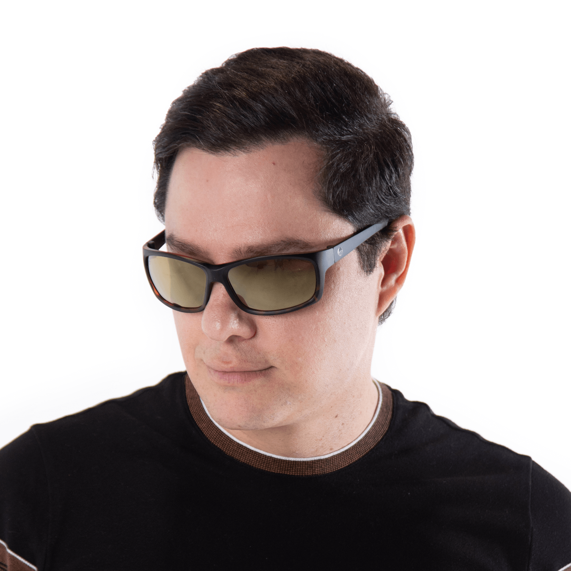 A male model wearing Papaya Walnut sunglasses, size medium.