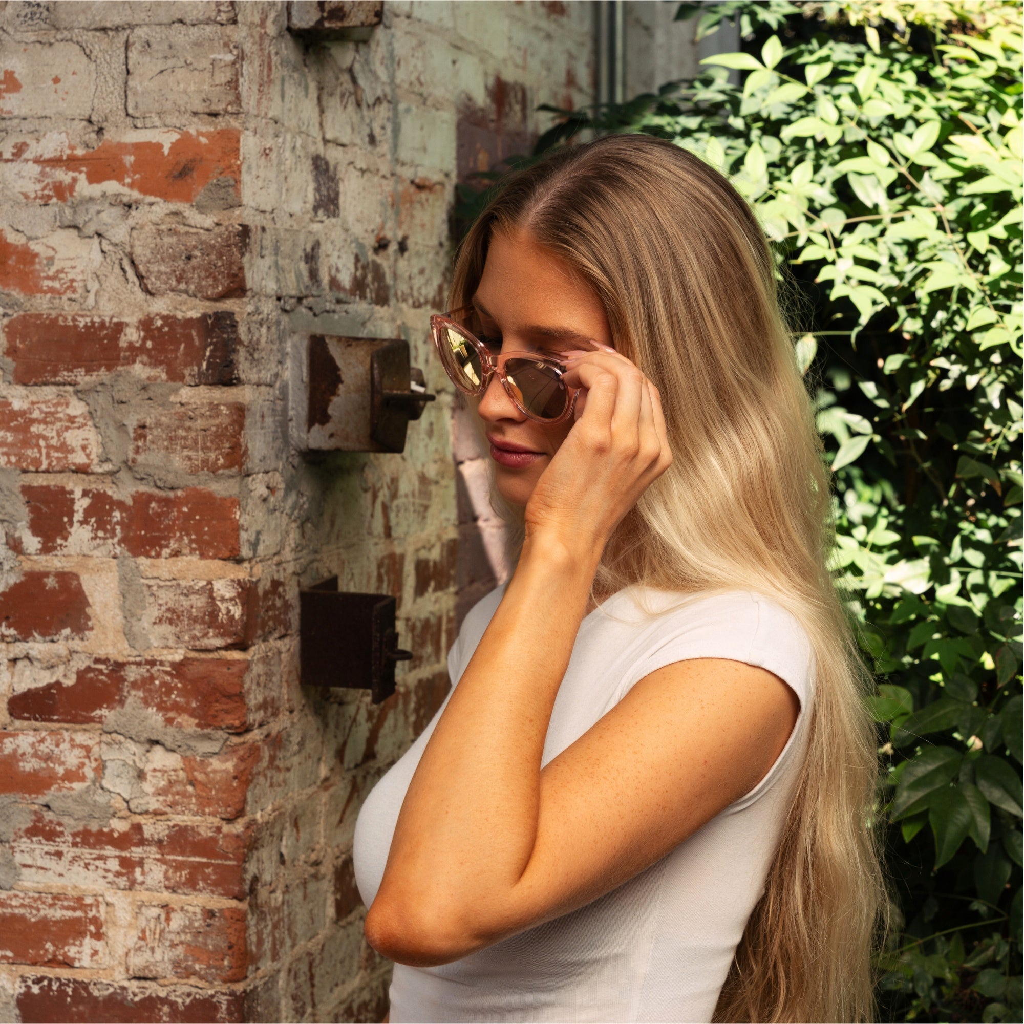 Calypso Cranberry - Vintage Cateye Sunglasses | Melonz